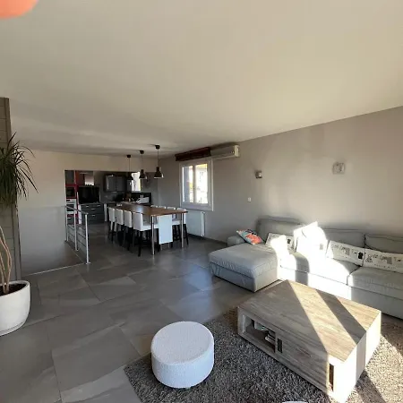 Maison Pour 9 A 11 Personnes * Terssac