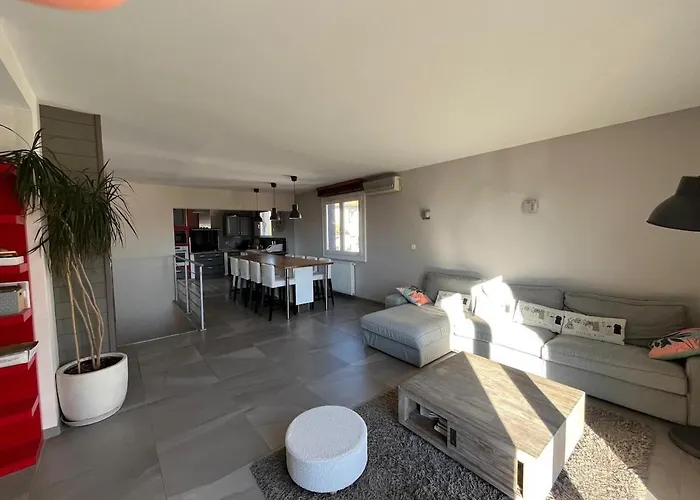 Maison Pour 9 A 11 Personnes * Terssac