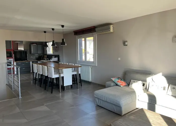 Maison Pour 9 A 11 Personnes * Terssac